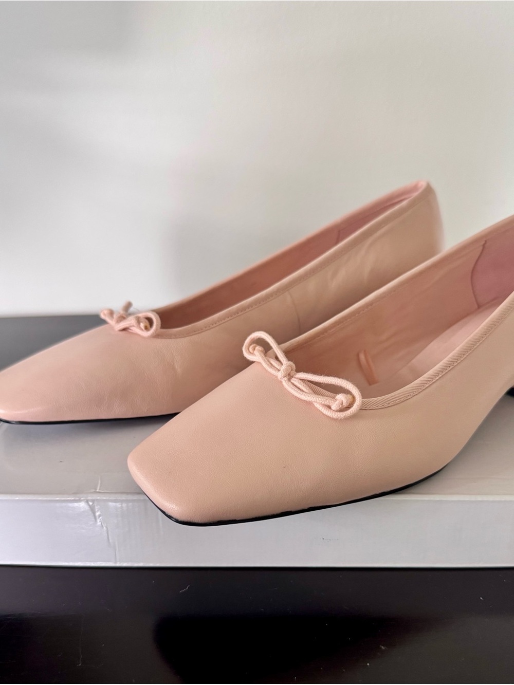 NEW Zara Leather heeled pumps with square heel. Size 40/US 9